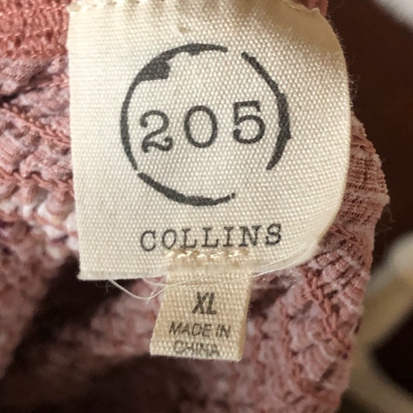 205 Collins NWT Dusty Rose Flowered Top Size XL - Picture 7 of 8